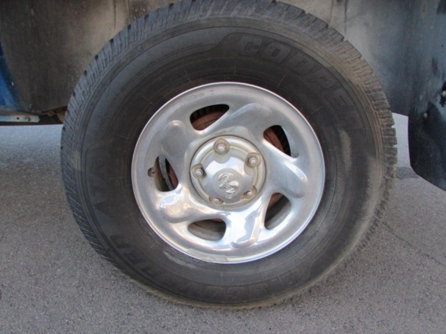 1999 Blue /Gray Dodge Ram 1500 SLT (3B7HF13Y9XG) with an 5.2 V8 Engine engine, 5 speed manual transmission, located at 4562 State Avenue, Billings, MT, 59101, (406) 896-9833, 45.769516, -108.526772 - Photo#6